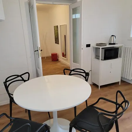 Station 1 Apartment Bari